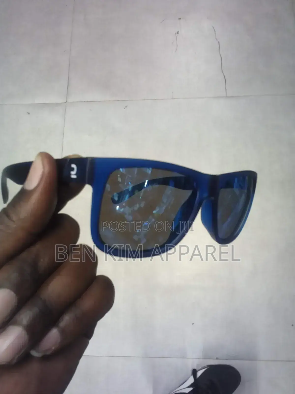 26gms Black or Blue Sunglasses Uv Filtration Anti Slip Rubber Tip