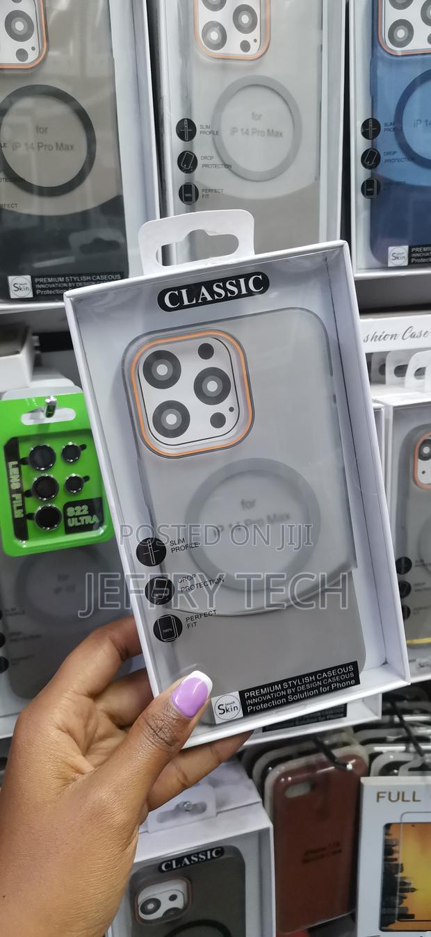 Mocca Matte Magnetic 2 in 1 Clear Case for iPhone 14 Pro Max -Gray - thumbnail 3