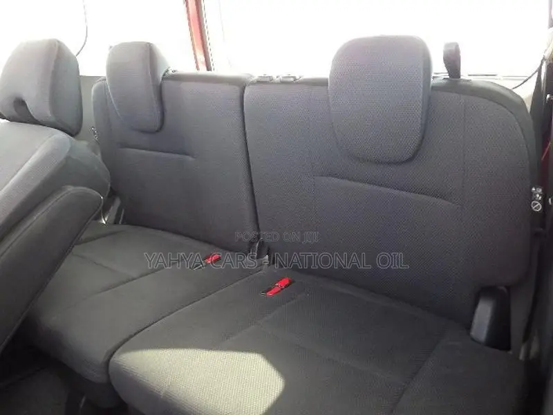 Nissan Serena 2019 Maroon