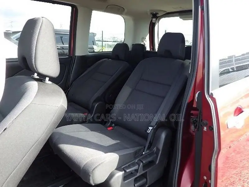 Nissan Serena 2019 Maroon