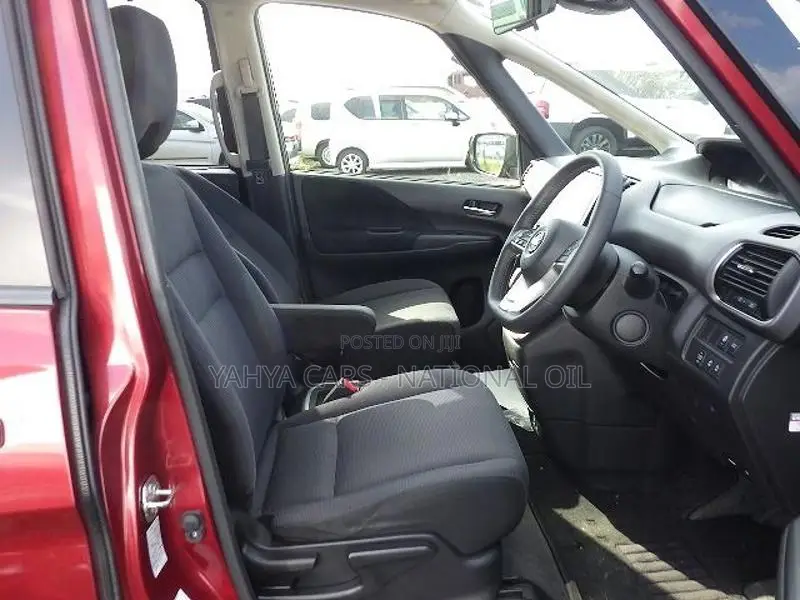 Nissan Serena 2019 Maroon