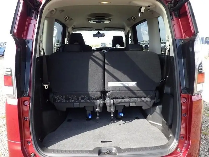 Nissan Serena 2019 Maroon