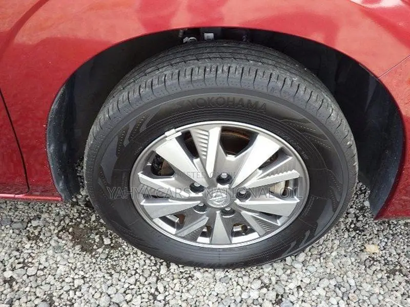 Nissan Serena 2019 Maroon