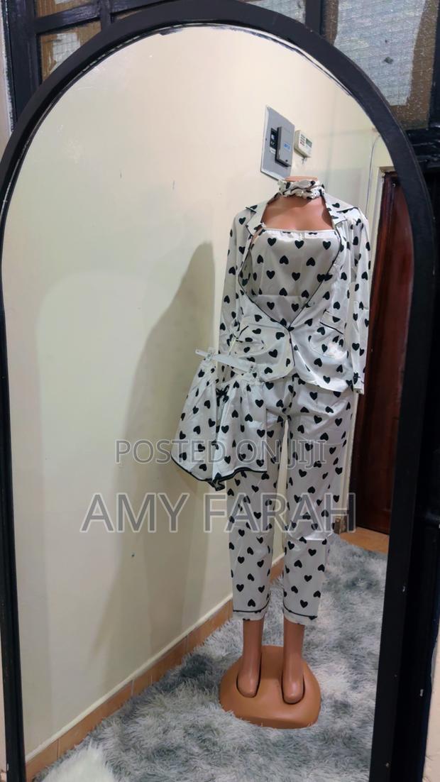 Pajamas Silk - main view