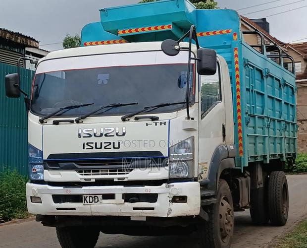 Isuzu FTRS 2021 White