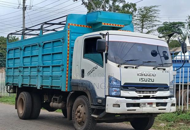 Isuzu FTRS 2021 White - thumbnail 3