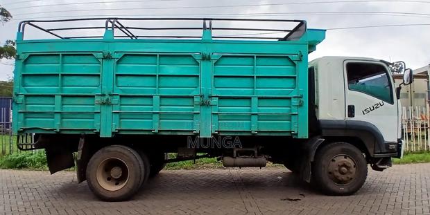 Isuzu FTRS 2021 White - thumbnail 7
