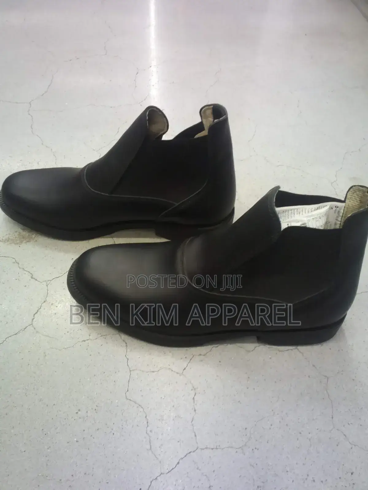 Slip on Black Leather and Rubber Sole Boots 45.