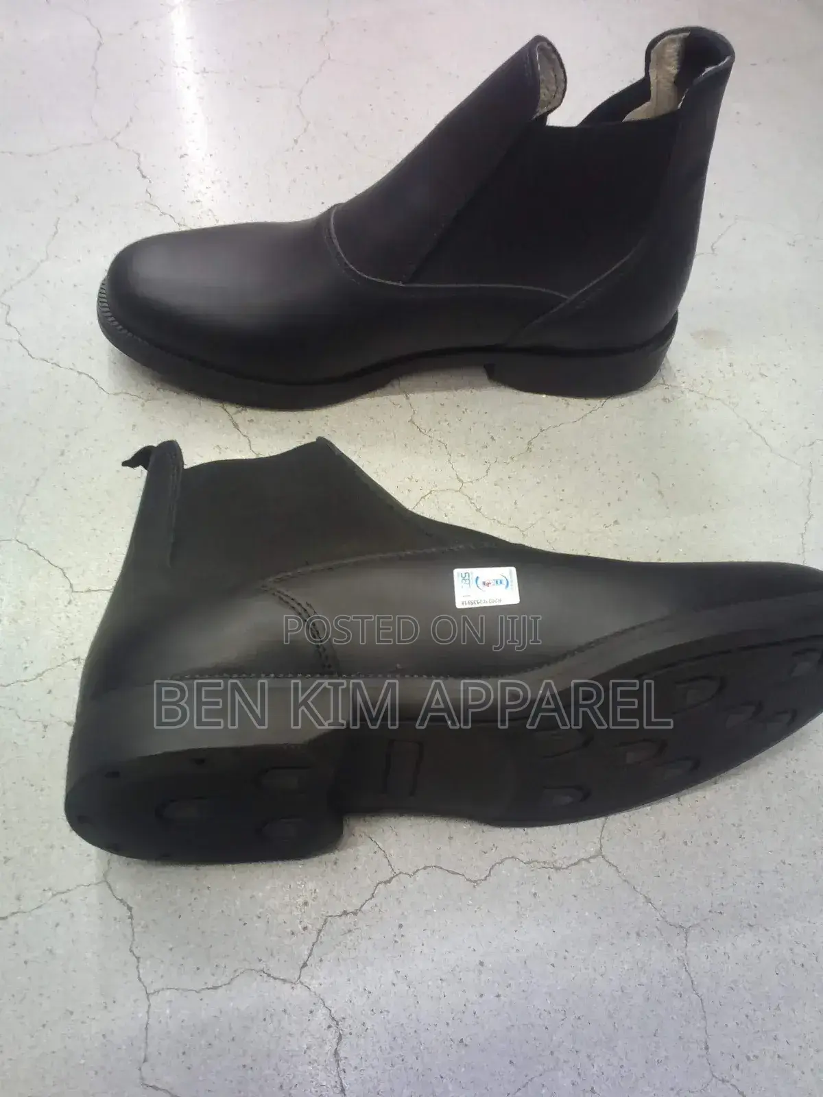 Slip on Black Leather and Rubber Sole Boots 45.