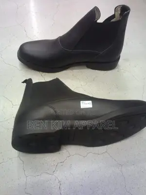 Slip on Black Leather and Rubber Sole Boots 45.