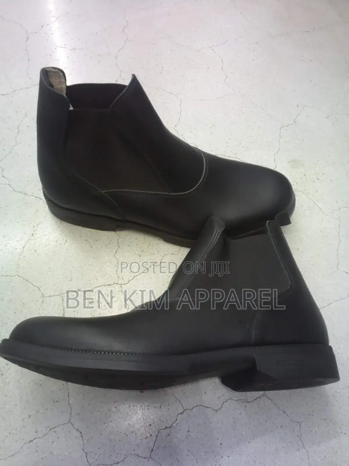 Slip on Black Leather and Rubber Sole Boots 45.