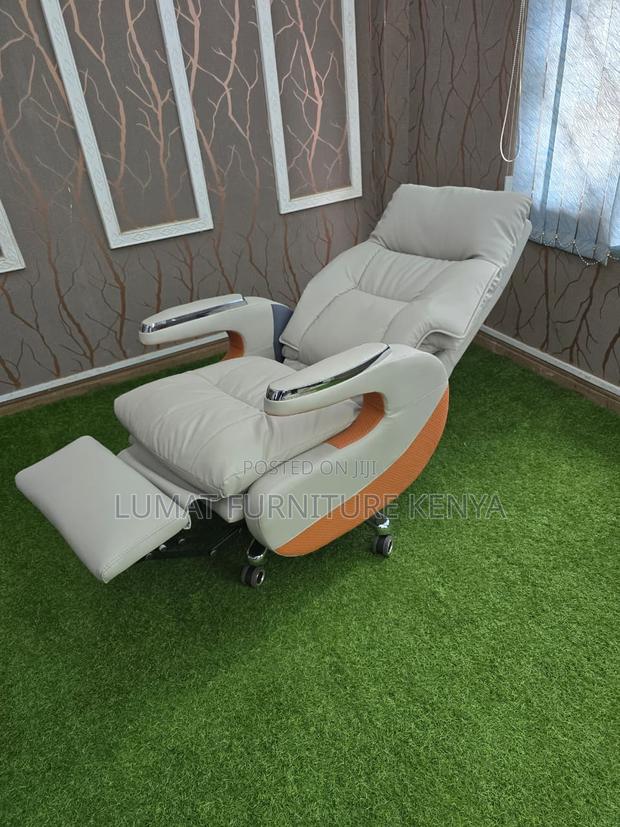 Ergonomic Leather Executive Office Chair With Footrest - thumbnail 10