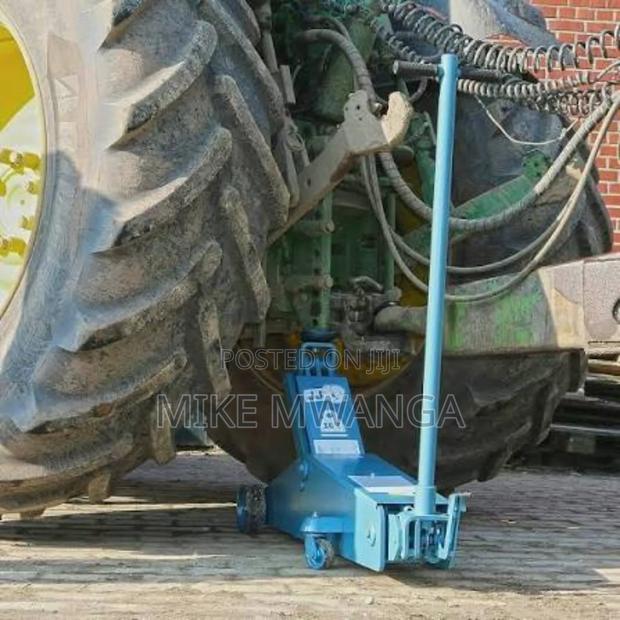 5t Heavy Duty Floor Jack - main view