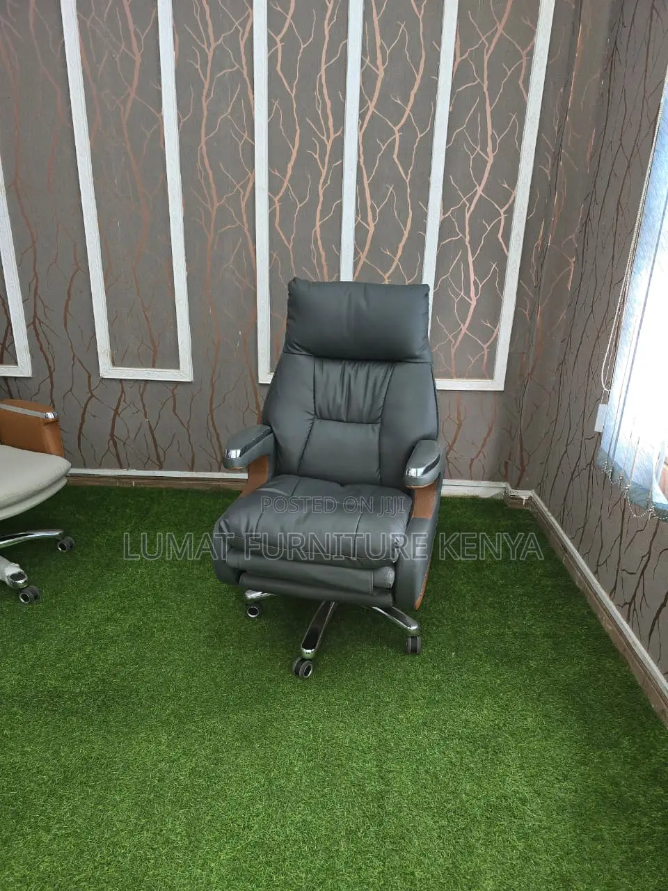 Gray Ceo Leather Office Chair With Footrest