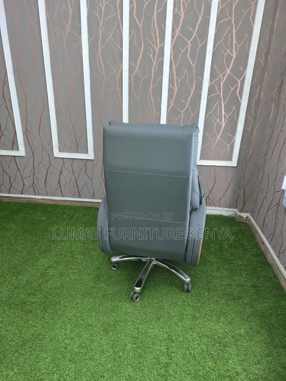 Gray Ceo Leather Office Chair With Footrest