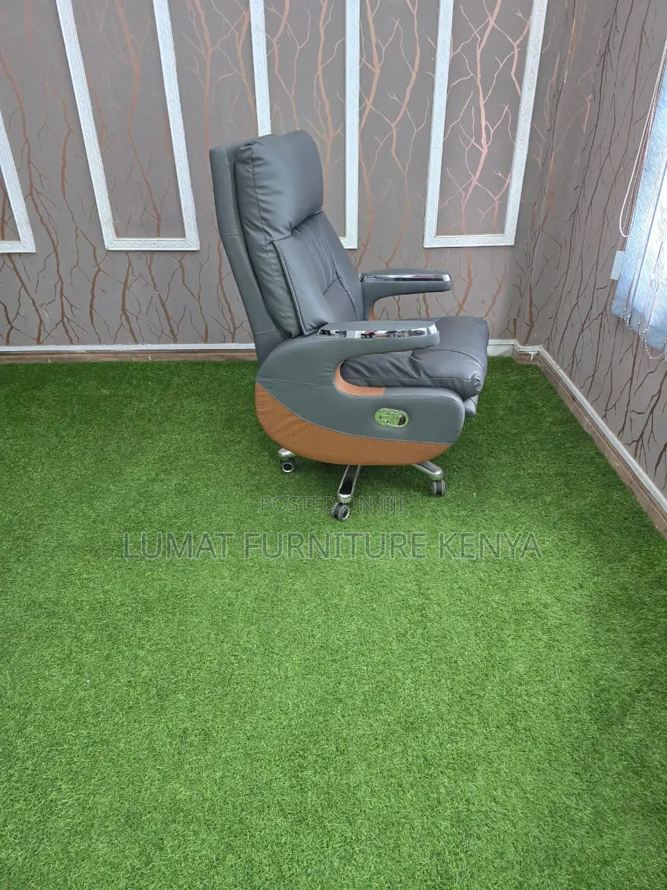 Gray Ceo Leather Office Chair With Footrest