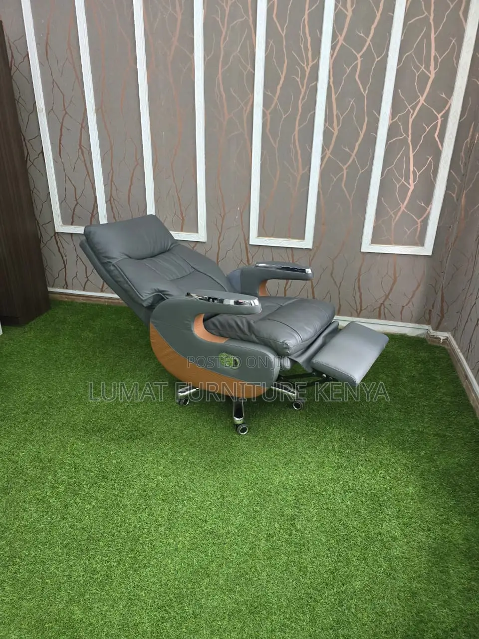 Gray Ceo Leather Office Chair With Footrest