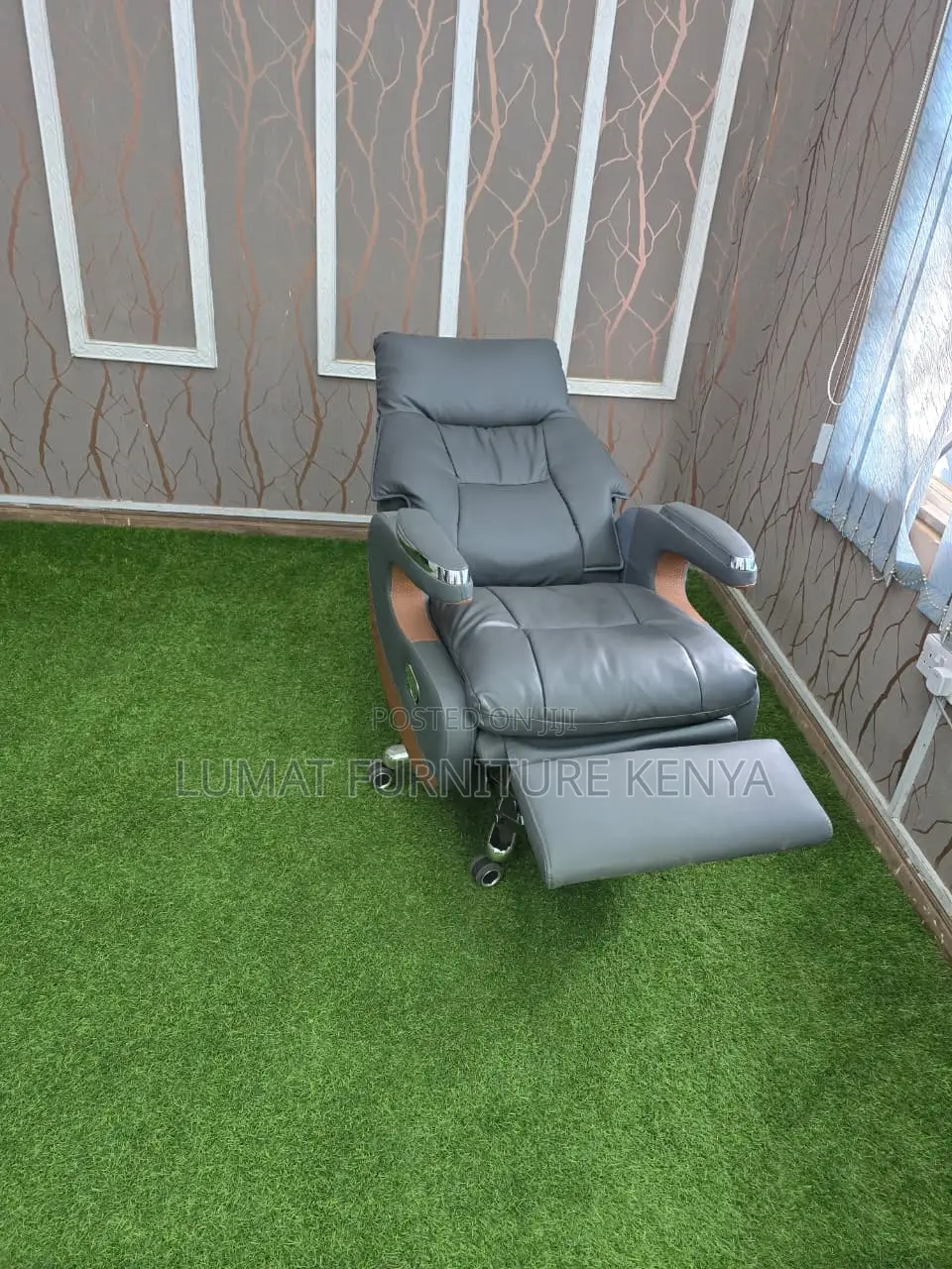 Gray Ceo Leather Office Chair With Footrest