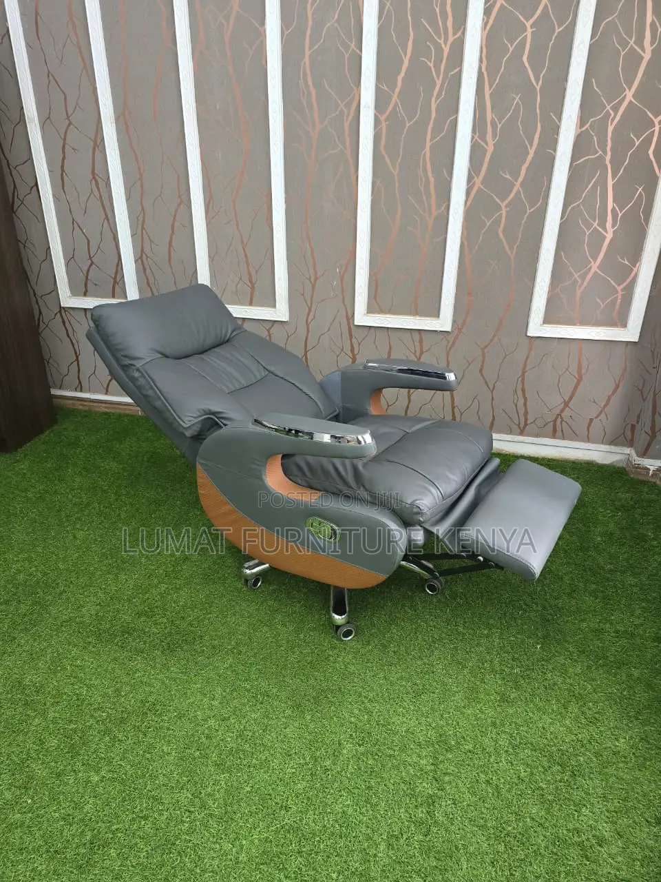 Gray Ceo Leather Office Chair With Footrest