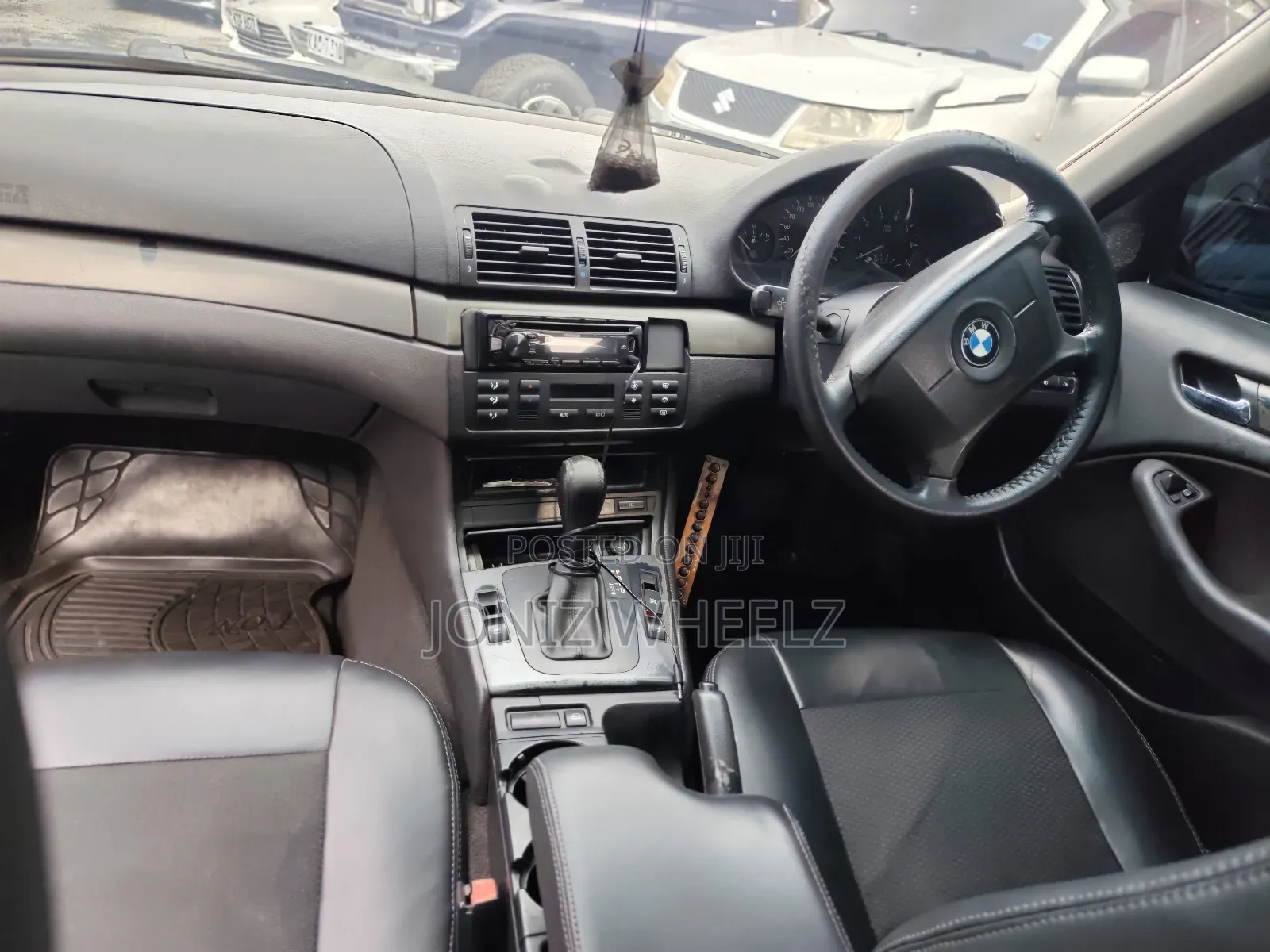 BMW 320i Sedan RWD 2005 Silver