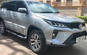 Toyota Fortuner 2016 Silver