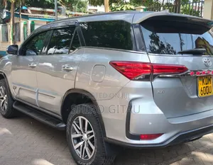 Toyota Fortuner 2016 Silver