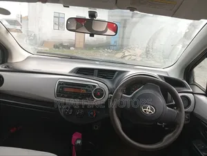 Toyota Vitz 2012 Silver
