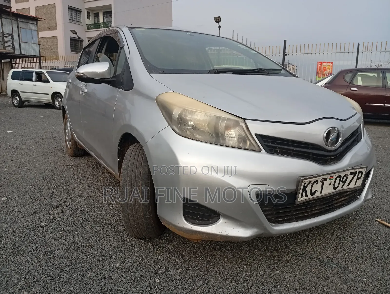 Toyota Vitz 2012 Silver