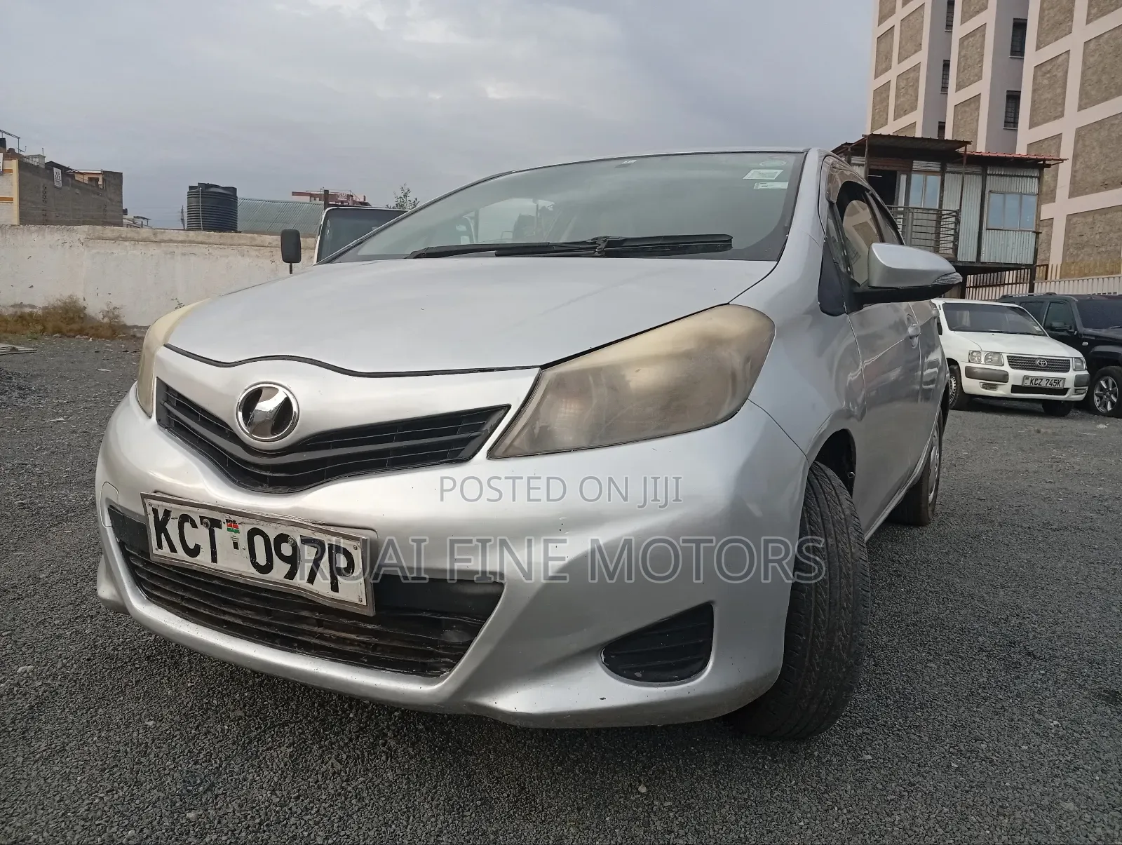 Toyota Vitz 2012 Silver