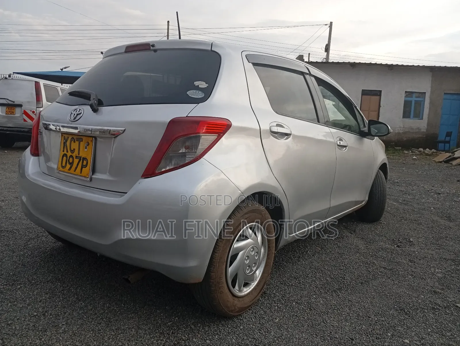Toyota Vitz 2012 Silver