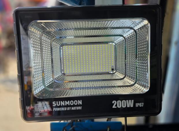 Sunmoon 200w Solar Flood Light Outdoor Waterproof Led Security Lamp - thumbnail 2