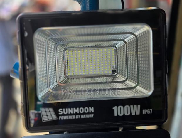 Sunmoon 100w Solar Flood Light Outdoor Waterproof Led Security Light - thumbnail 2