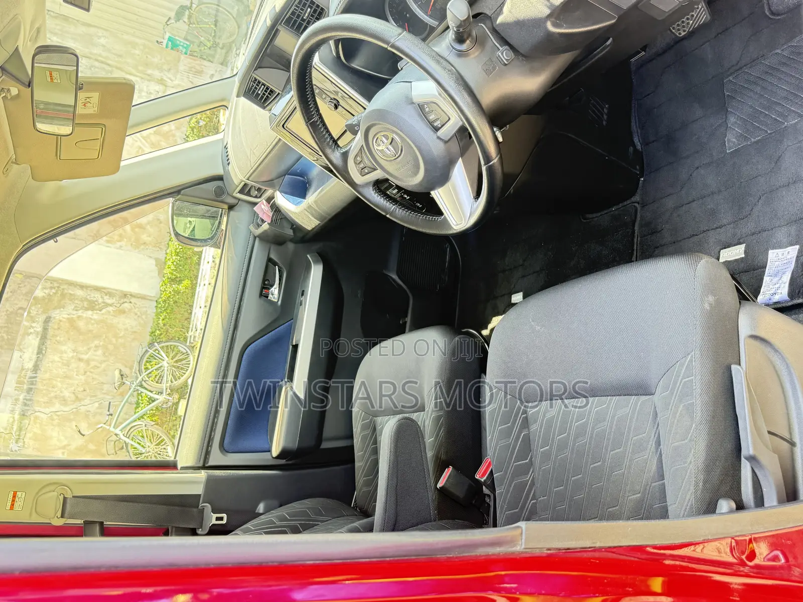 Toyota Tank 1.0 G-T FWD 2019 Maroon