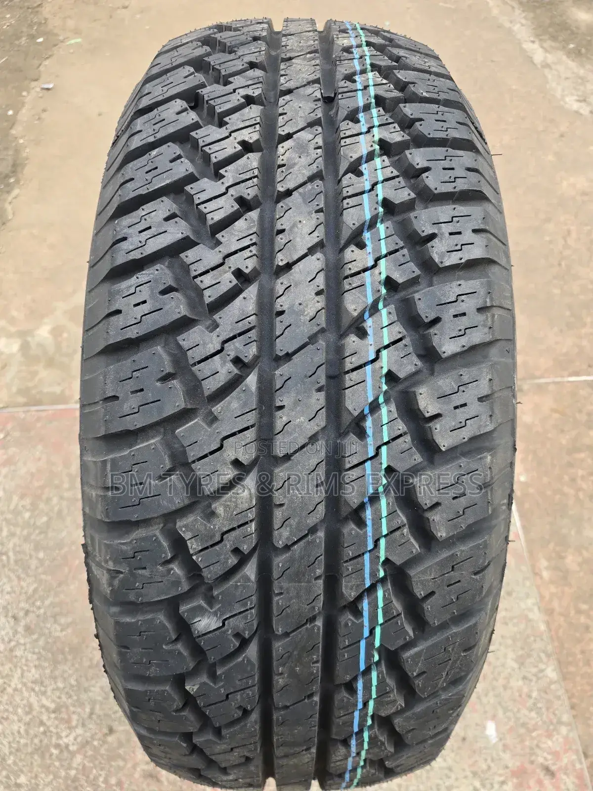 285 /60 R18 Maxtrek Tyres (All Terrein) Su-800.