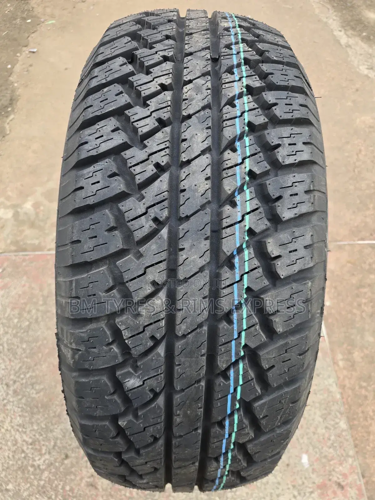 285 /60 R18 Maxtrek Tyres (All Terrein) Su-800.
