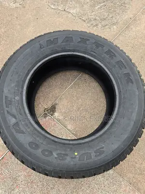 285 /60 R18 Maxtrek Tyres (All Terrein) Su-800.