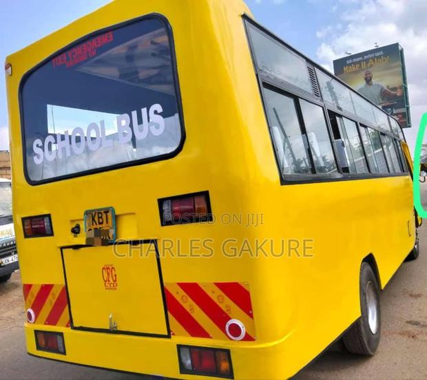 Isuzu NQR 2012 Yellow - main view