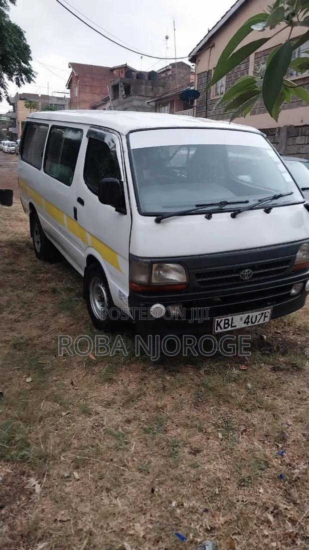 Toyota HiAce 2010 White