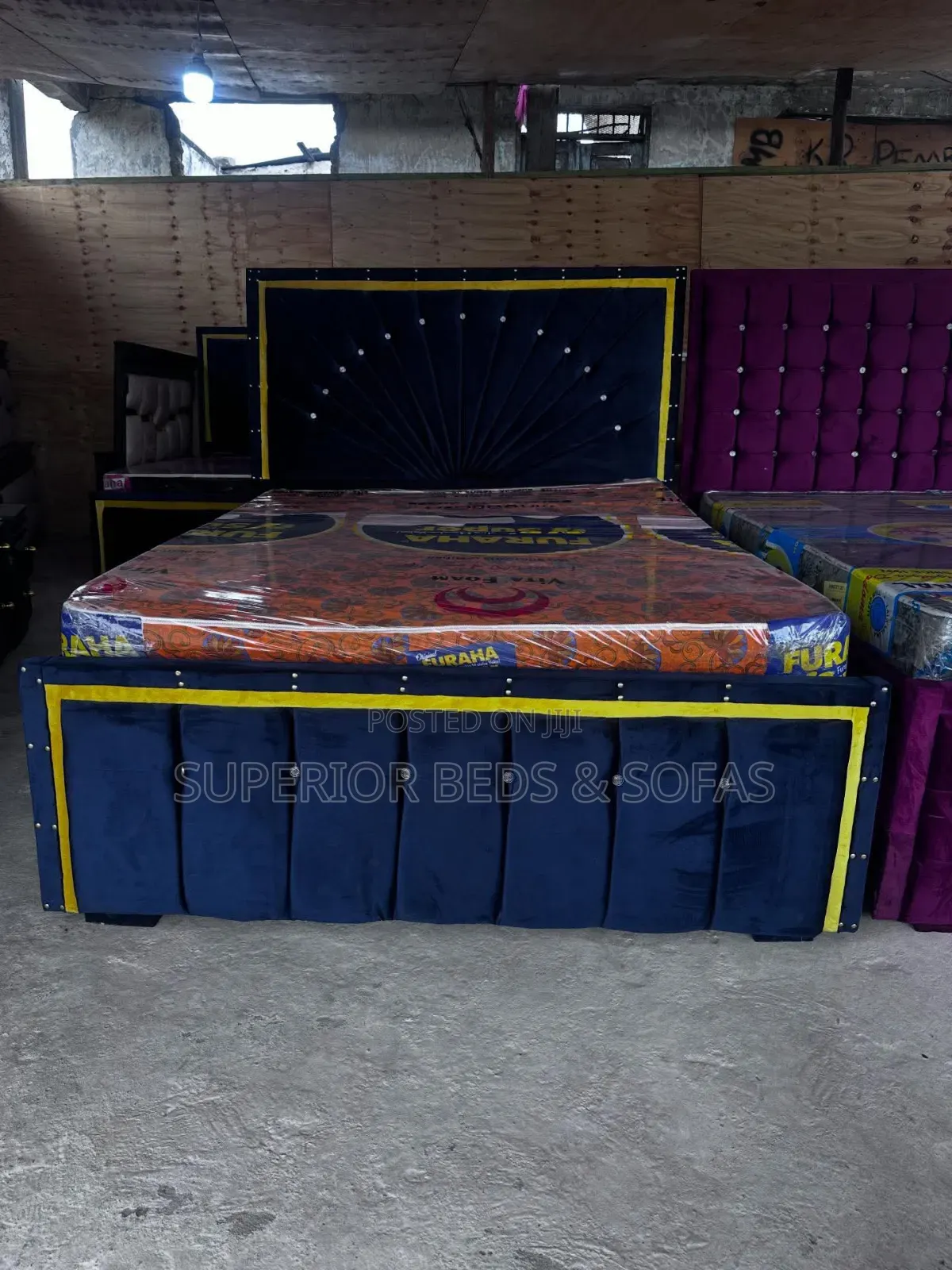 Modern Velvet Bed Size 5 by 6