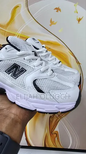 New Balance 530 
 'black White'
Quality 👌🏼👌🏼
Size 37-44