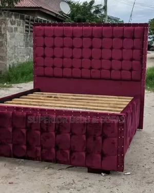 Maroon Tufted Panel Bed Size 5 by 6