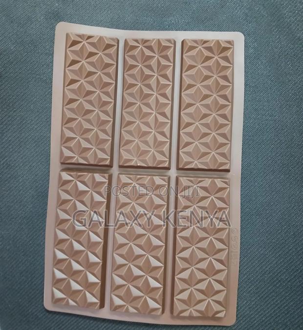 6 Cell Choc Mold - thumbnail 3