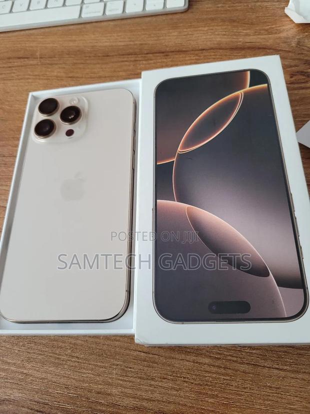 Apple iPhone 16 Pro Max 256 GB Gold - main view