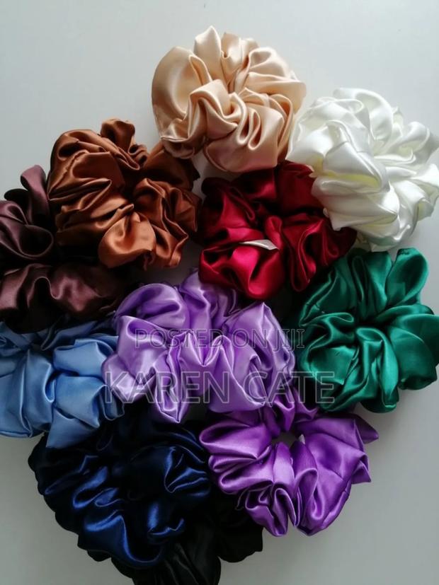 Hair Scrunchies Made Using Satin for Maximum Hair Protection