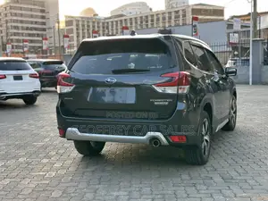 Subaru Forester Premium AWD 2019 Gray