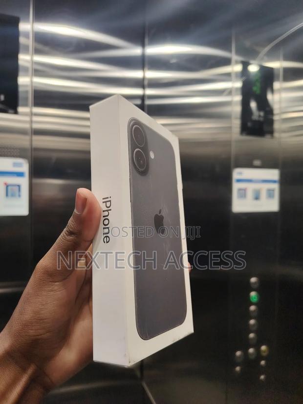 New Apple iPhone 17 256 GB Black - main view