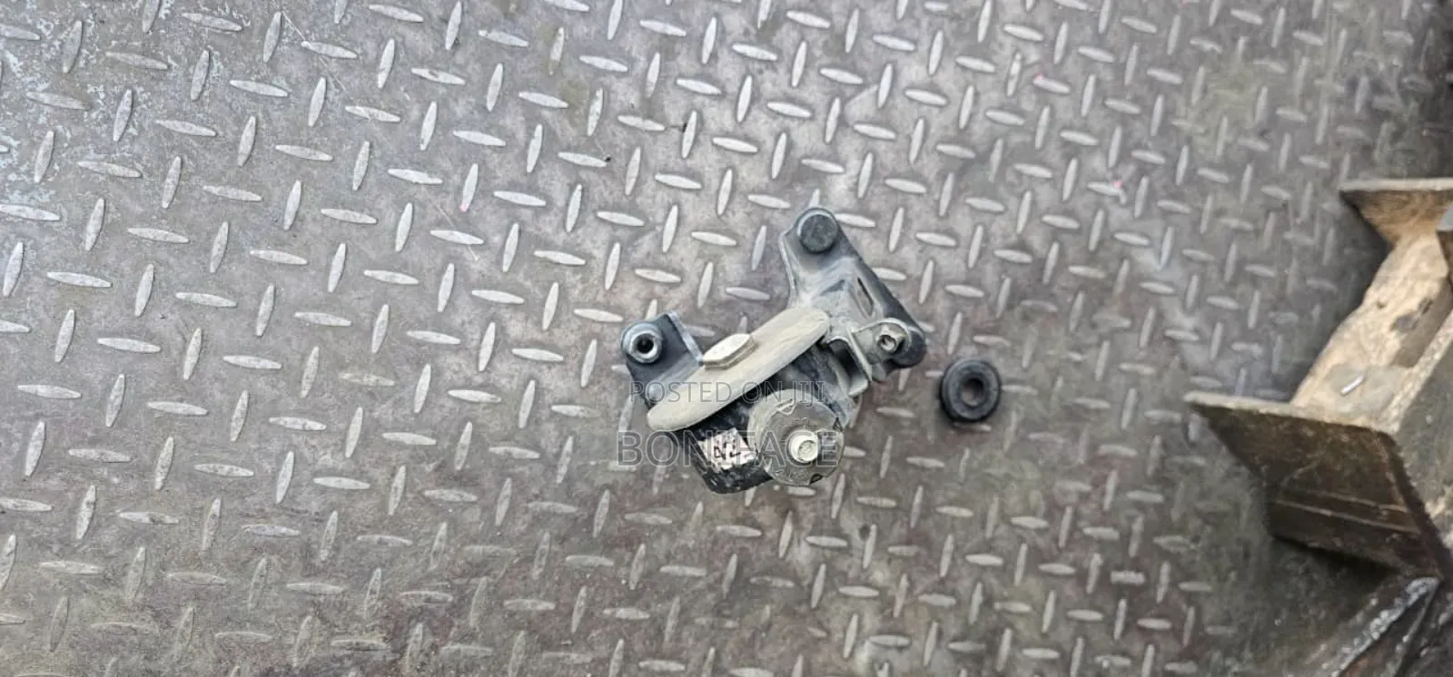 Toyota Rav4/Vanguard Gearbox Mounting Ex Japan