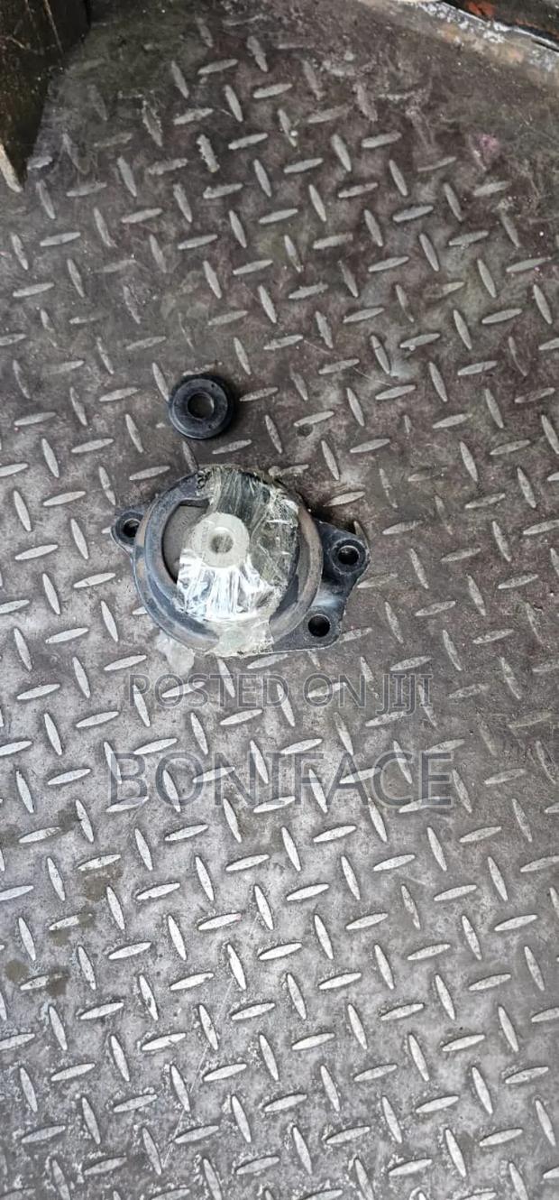 Honda Insight Engine Mounting Ex Japan - thumbnail 2