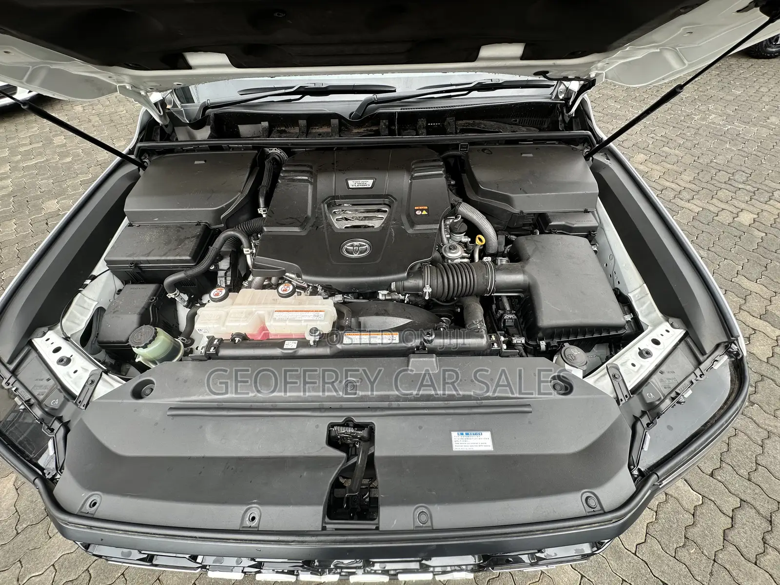 Toyota Land Cruiser Prado 2022 White