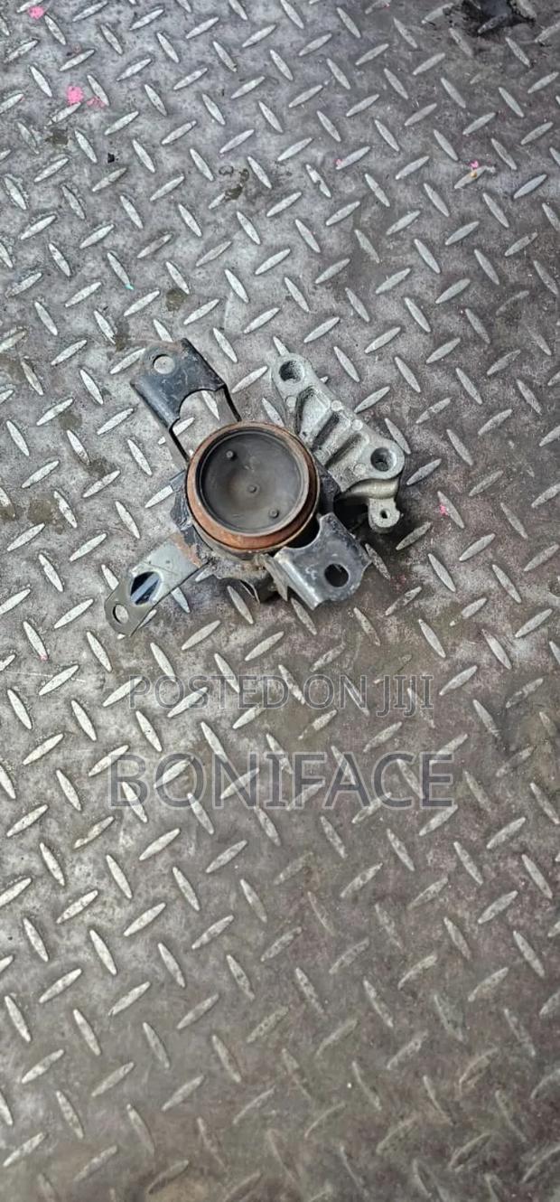 Suzuki Alto 2018 Engine Mounting